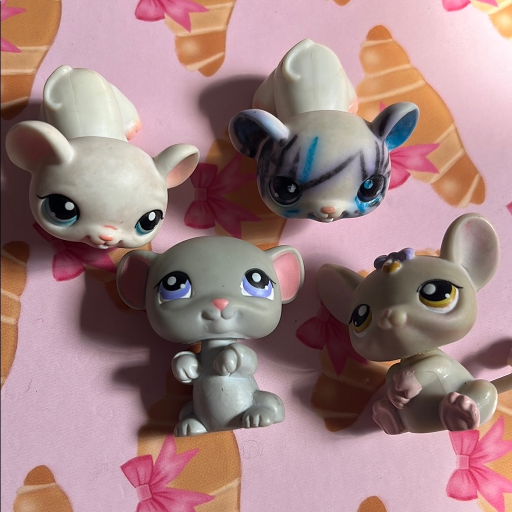 Littlest Pet Shop White and Gray Small Pet Toys Collection